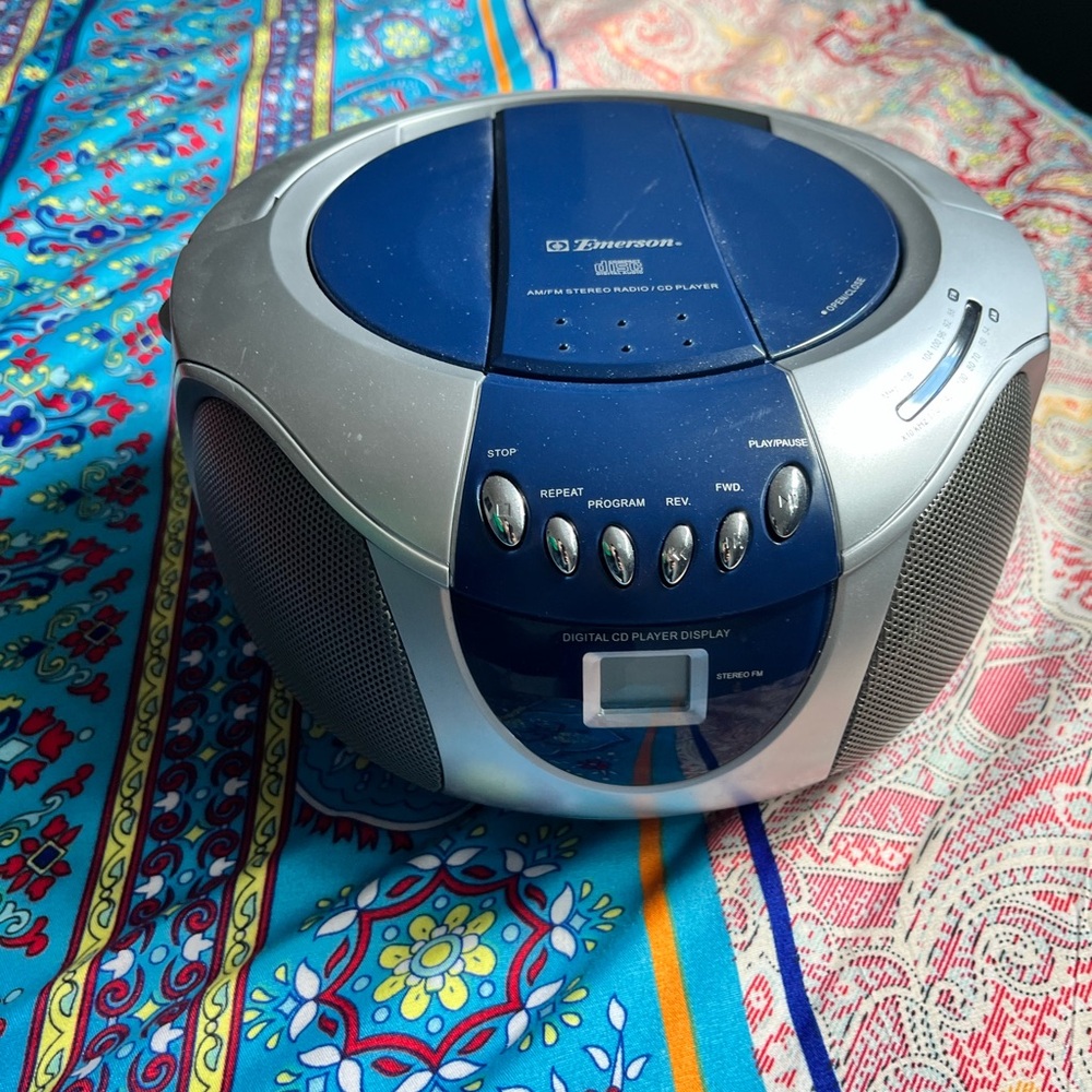 Duronic Blue and Silver Portable Boombox